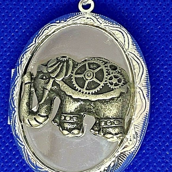 COPY - Elephant Gear Cog Wheel Locket Cameo Necklace NEW - Picture 2 of 8
